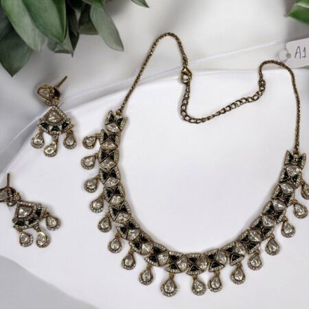 Classic Tear Drops Necklace Set