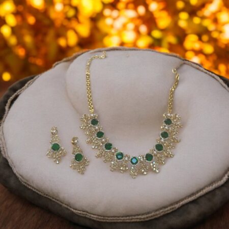 CZ Emerald and Pearl Necklace Set