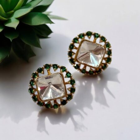 Small Kundan studs - Emerald
